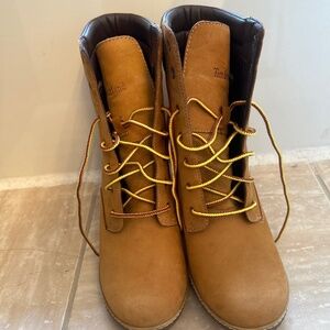 Timberland Heel Boots Women Size 9